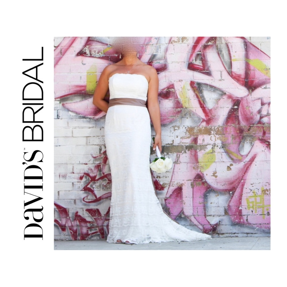 Light Weight Lace Wedding Gown